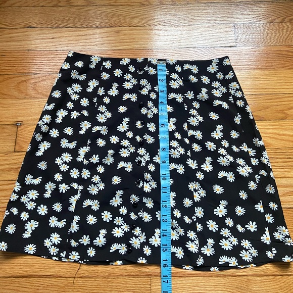 Flower skirt - Picture 3 of 3